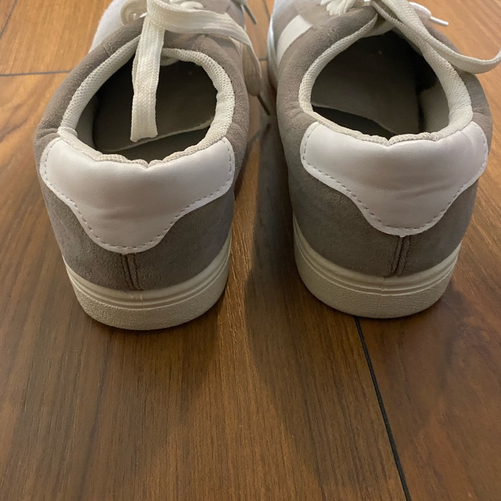 Shoes - Picture 3 of 5